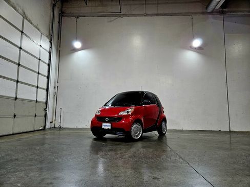 Used 2013 smart fortwo pure RWD image 36