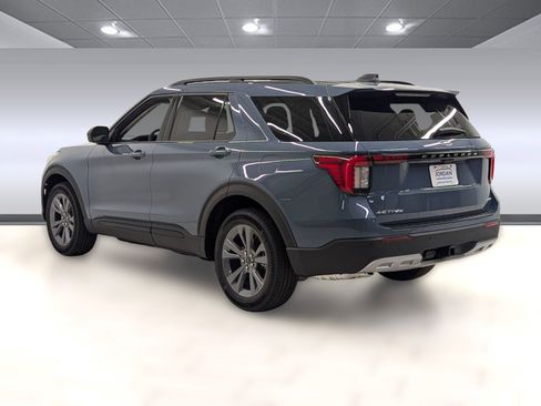 New 2026 Ford Explorer Active w/ Active Comfort Package image 2