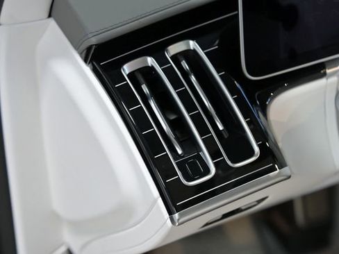 Used 2024 Mercedes-Benz Maybach S 680 Maybach S 680 4MATIC Sedan image 33