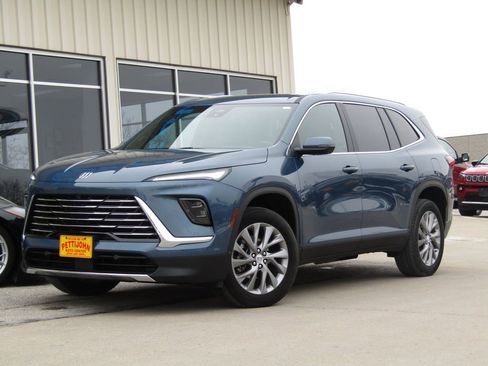 Used 2025 Buick Enclave Preferred image 12