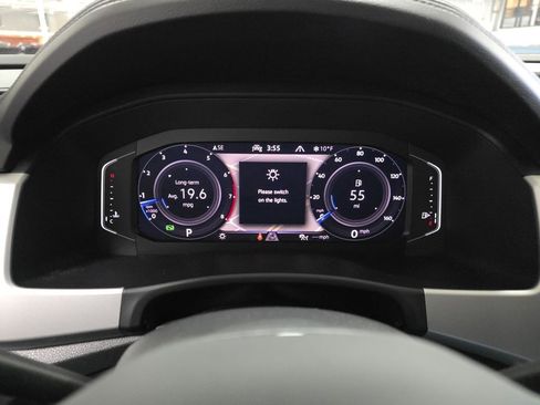 Used 2022 Volkswagen Atlas SEL Premium image 19