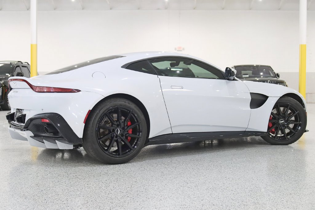 Used 2019 Aston Martin V8 Vantage Coupe RWD image 9