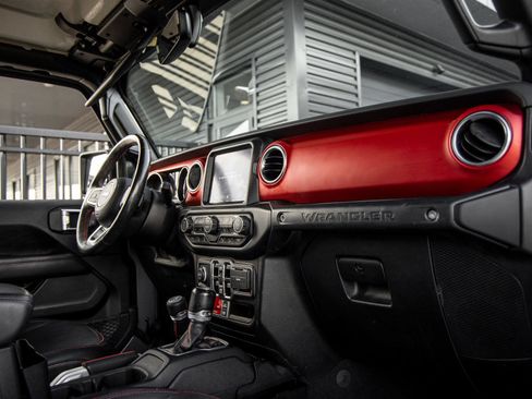 Used 2021 Jeep Wrangler Unlimited Rubicon AWD/4WD image 49