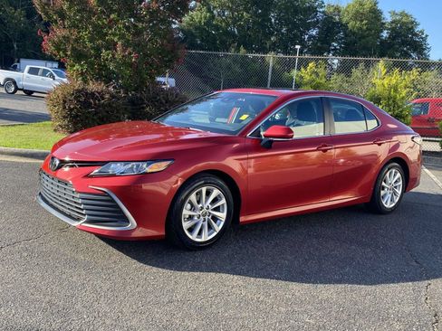 Used 2024 Toyota Camry LE w/ Convenience Package FWD image 3