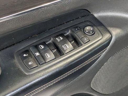 Used 2017 Jeep Grand Cherokee Limited AWD/4WD image 12
