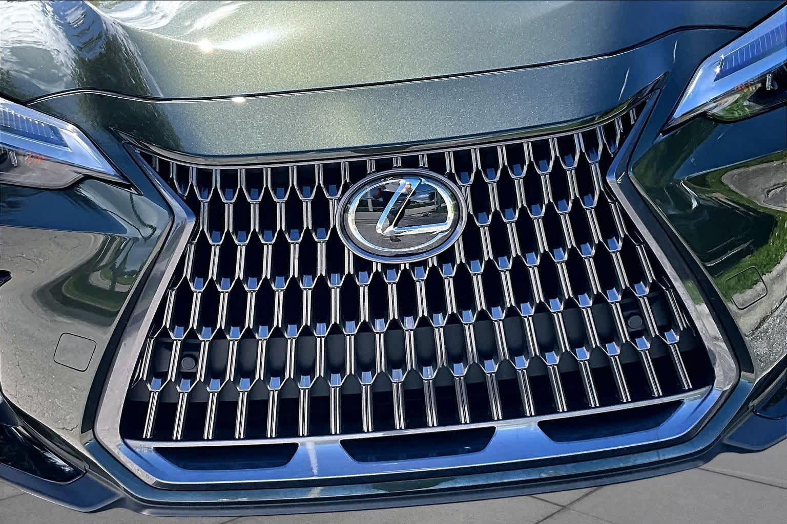 Used 2024 Lexus NX 250 FWD w/ Towing Package (2000 Lbs) image 29