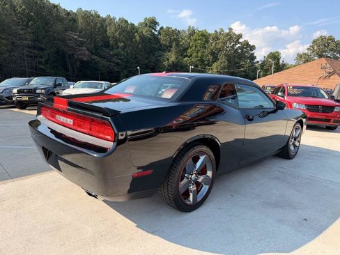 Used 2014 Dodge Challenger SXT RWD image 11