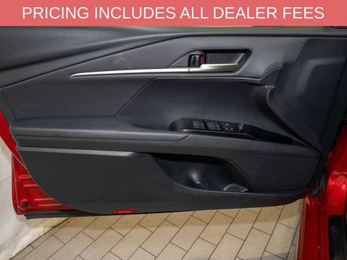 Used 2025 Toyota Camry SE FWD image 11