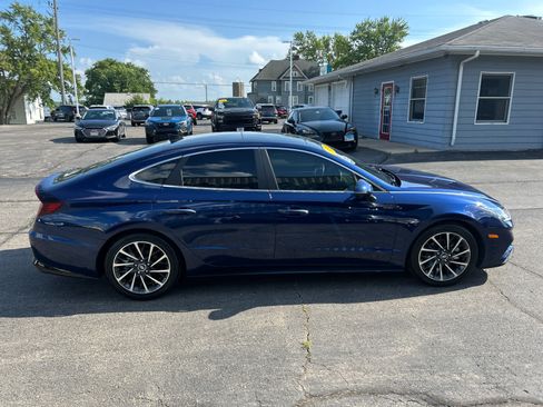 Used 2020 Hyundai Sonata Limited w/ Cargo Package FWD image 4