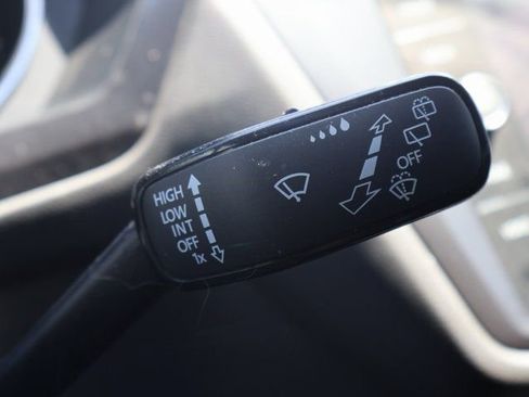 Used 2021 Volkswagen Tiguan SE R-Line image 29