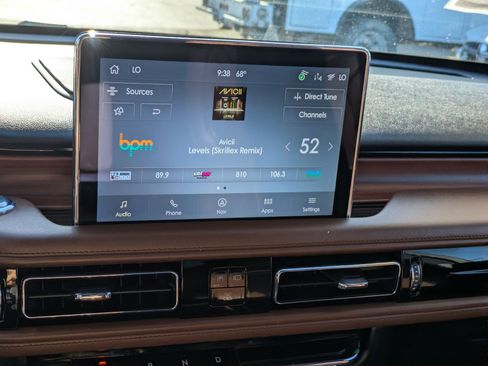 Used 2023 Lincoln Aviator Reserve w/ Equipment Group 201A image 23