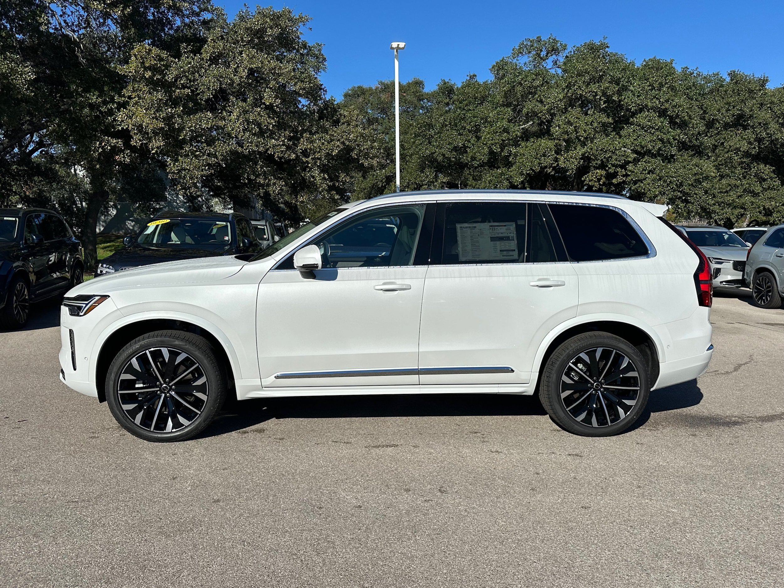 Used 2026 Volvo XC90 B6 Ultra w/ Protection Package AWD/4WD image 3