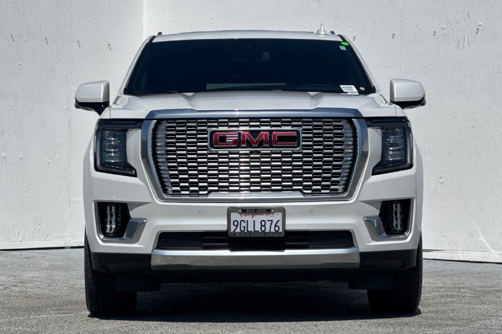 Used 2023 GMC Yukon XL Denali AWD/4WD image 8
