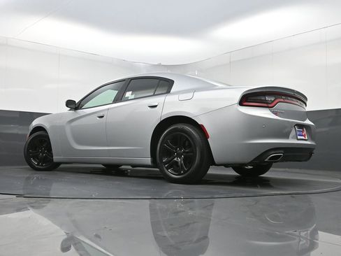 Used 2019 Dodge Charger SXT image 26