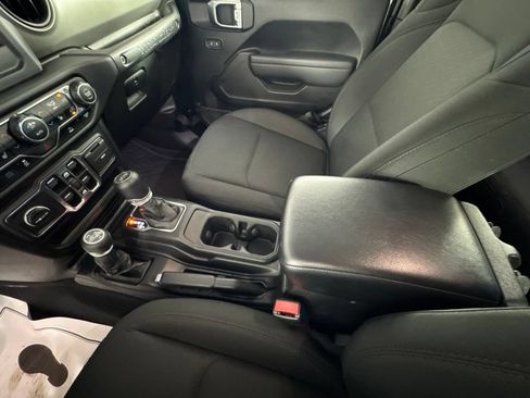 Used 2023 Jeep Wrangler Unlimited w/ Cold Weather Group AWD/4WD image 31