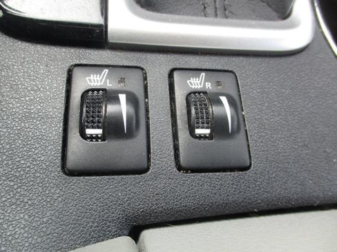 Used 2016 Toyota Highlander XLE image 33