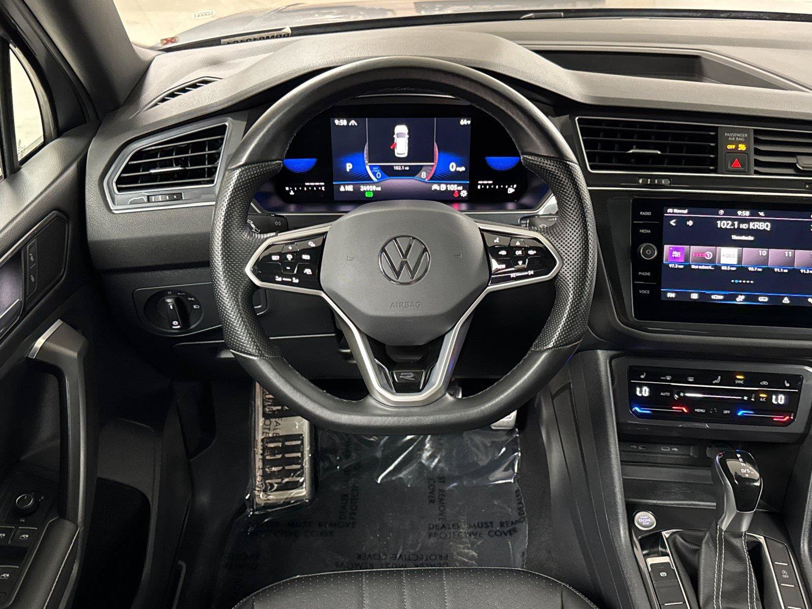 Used 2023 Volkswagen Tiguan SE R-Line AWD/4WD image 13