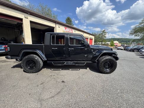 Used 2021 Jeep Gladiator Sport AWD/4WD image 13