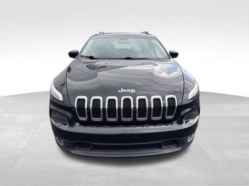 Used 2017 Jeep Cherokee Latitude AWD/4WD image 8