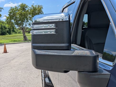 Used 2023 GMC Sierra 3500 Denali w/ Denali Ultimate Package AWD/4WD image 12