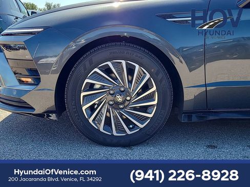 New 2025 Hyundai Sonata SEL image 3