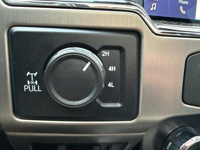 Used 2022 Ford F350 Platinum w/ Tremor Off-Road Package AWD/4WD image 28