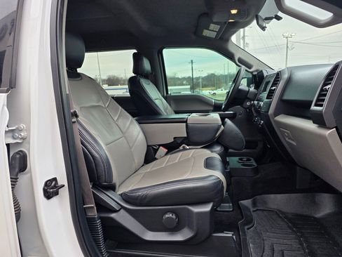 Used 2017 Ford F150 XLT image 14