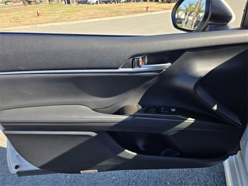 Used 2021 Toyota Camry XSE image 19
