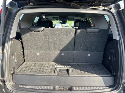 Used 2016 Cadillac Escalade Luxury image 10