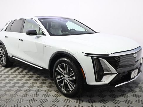 New 2026 Cadillac Lyriq Premium Luxury w/ LPO, Floor Liner Package AWD/4WD image 8
