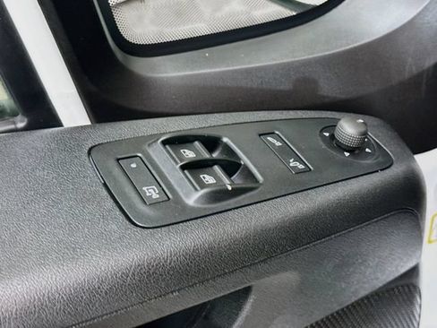 Used 2024 RAM ProMaster 2500 w/ Convenience Group FWD image 17