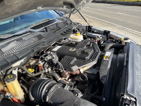 Used 2018 RAM 2500 Tradesman w/ Chrome Appearance Group image 12