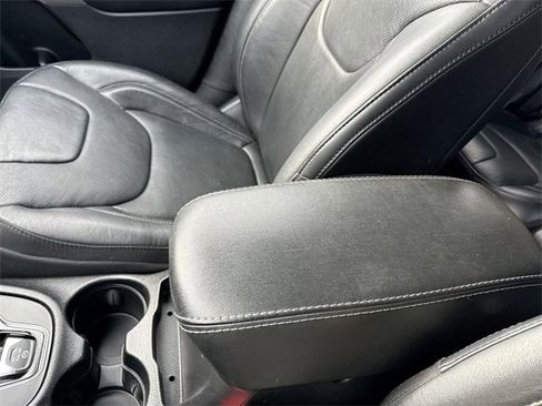 Used 2020 Jeep Cherokee Limited w/ Technology Group image 21