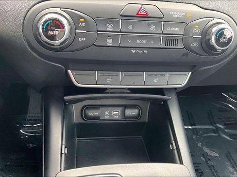 Used 2018 Kia Sorento LX image 37