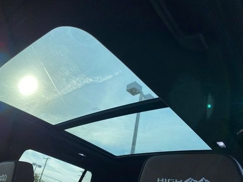 New 2026 Chevrolet Tahoe High Country image 18