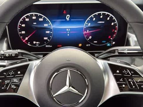 Certified 2026 Mercedes-Benz GLC 300 4MATIC image 19