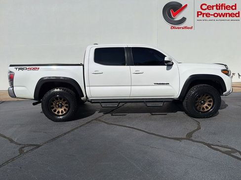 Used 2020 Toyota Tacoma TRD Off-Road AWD/4WD image 9