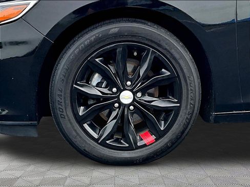 Used 2019 Chevrolet Malibu LT FWD image 34