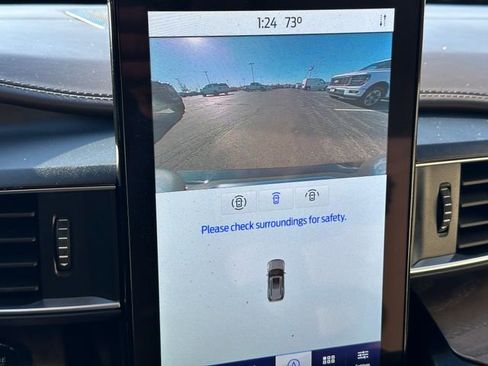 Used 2022 Ford Explorer Platinum w/ Equipment Group 601A image 32