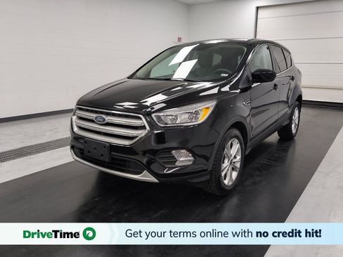 Used 2019 Ford Escape SE FWD image 1