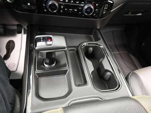 Used 2023 Chevrolet Silverado 1500 ZR2 image 11