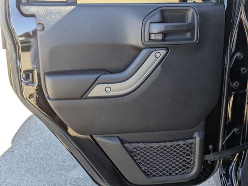 Used 2018 Jeep Wrangler Unlimited Sport S image 13