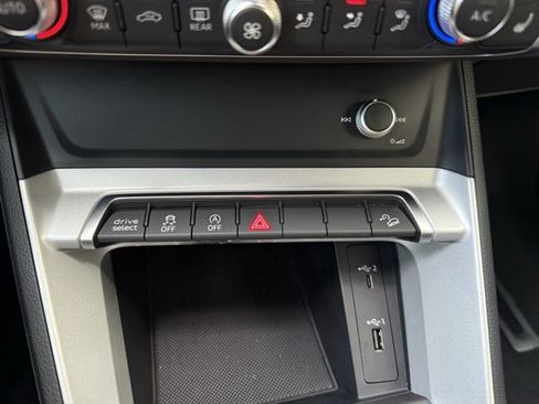 Used 2021 Audi Q3 2.0T Premium image 22