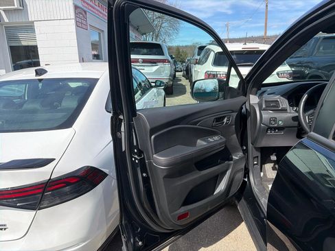 Used 2023 Honda Passport TrailSport image 16