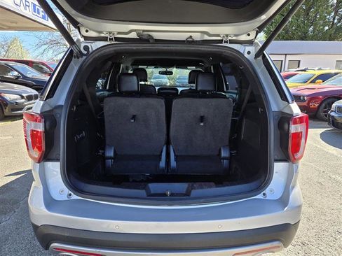 Used 2017 Ford Explorer Limited image 12