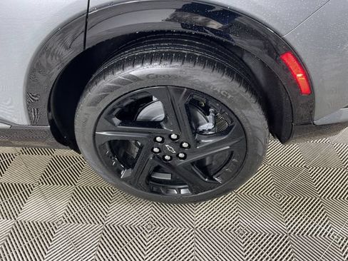 Certified 2026 Chevrolet Equinox EV RS FWD image 21