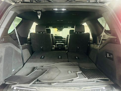 Used 2022 Cadillac Escalade Luxury w/ LPO, Illumination Package image 8