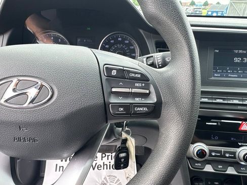 Used 2020 Hyundai Elantra SE w/ Cargo Package (C1) FWD image 16