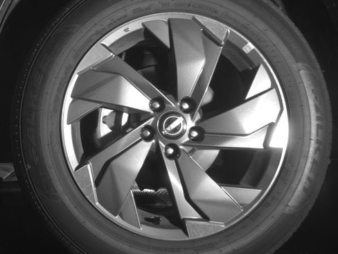 Used 2025 Nissan Rogue SV image 12