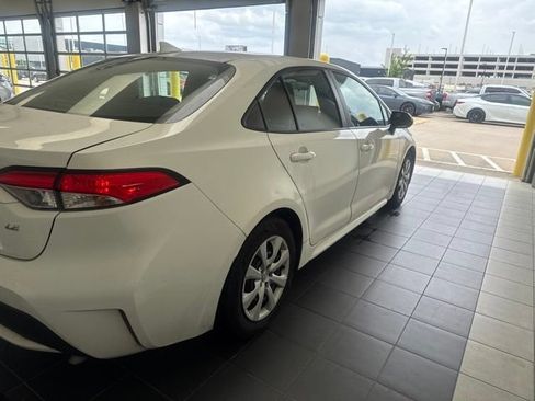 Used 2020 Toyota Corolla LE FWD image 14